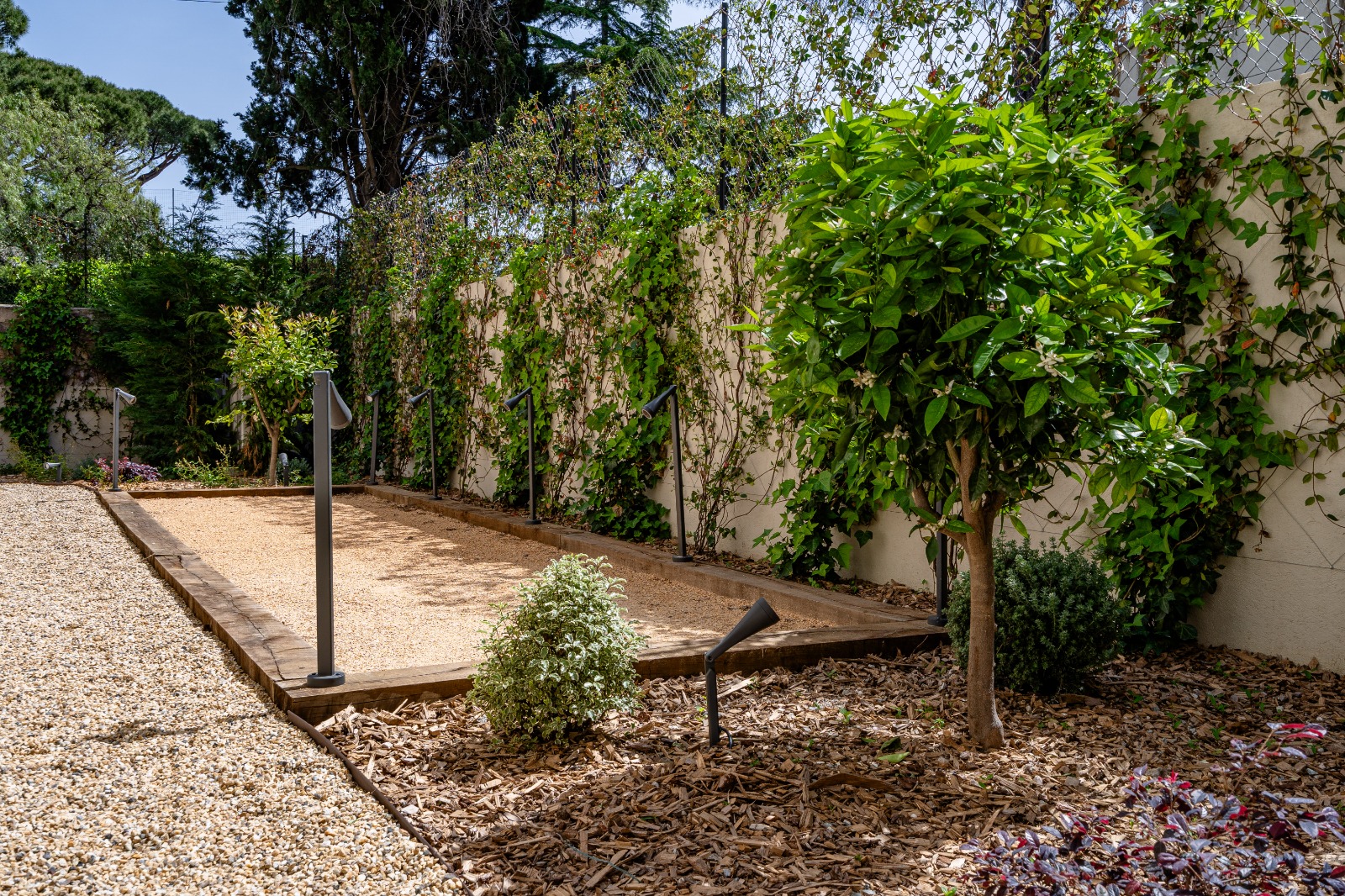 Jardin éclairé villa Saint-Tropez